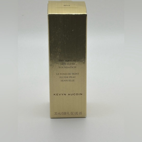 Kevyn Aucoin Gold Sensual Skin Fluid Foundation SPF 13 - Picture 4 of 7